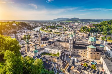 Salzburg, Avusturya tarihi şehrin havadan görünümü