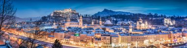 Salzburg kış panorama mavi saatte Salzburger arazi, Avusturya