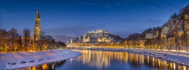 Kış alacakaranlıkta Salzburger arazi, Avusturya tarihi Salzburg city