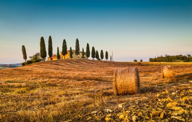 Tuscany yatay, çiftlik, günbatımı, Val d'Orcia, İtalya