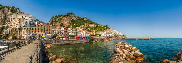 Pohled na pohlednice z Amalfi, pobřeží Amalfi, Kampánie, Itálie — Stock fotografie