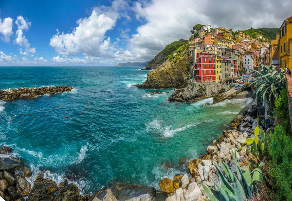 Riomaggiore rybářské vesnice v Cinque Terre, Liguria, Itálie — Stock fotografie
