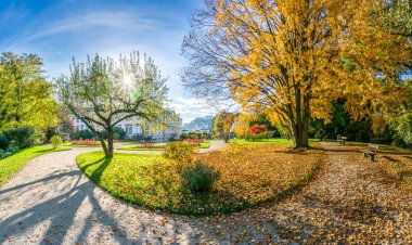 güzel bir sonbahar sahne sunrise Park