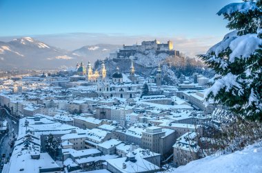 Festung Hohensalzburg ve katedralleri kışın Salzburger arazi, Avusturya Salzburg manzarası güzel panoramik manzaralı