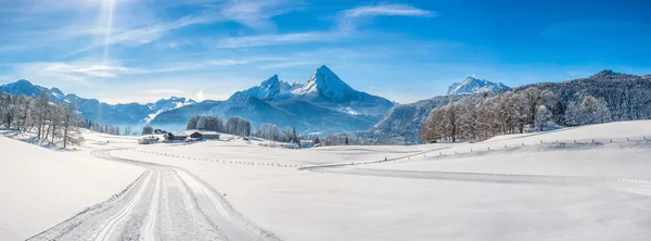 Paisaje invernal en los Alpes bávaros con macizo de Watzmann, Alemania — Foto de Stock