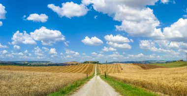 Val d'Orcia, İtalya tepeler haddeleme ile doğal Tuscany manzara