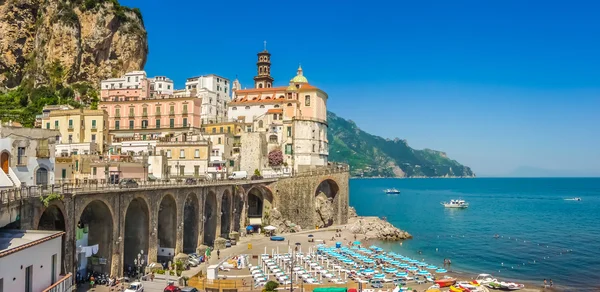 Tarihi şehir Atrani, Amalfi Coast, Campania, İtalya — Stok fotoğraf