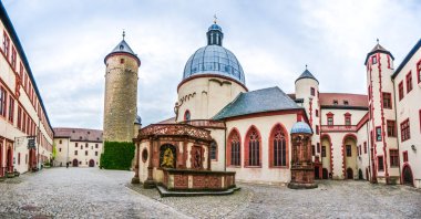 Ünlü kale Marienberg Wurzburg, Bavyera, Almanya tarihi avlusu