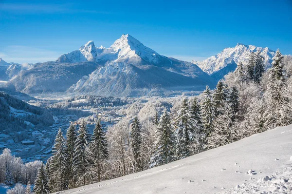 Paisaje idílico en los Alpes bávaros, Berchtesgaden, Alemania — Foto de Stock