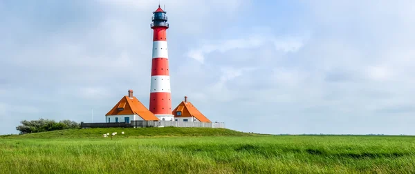 Slavný maják Westerheversand na Severním moři, Šlesvicko-Holste — Stock fotografie