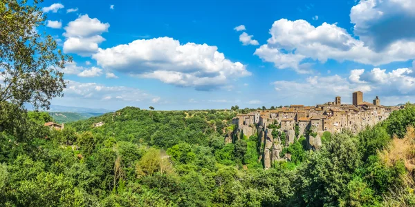 Kota abad pertengahan Vitorchiano di Lazio, Italia — Stok Foto