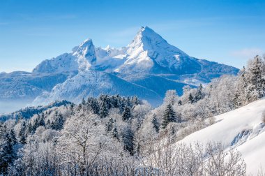 Watzmann massif, Almanya ile Bavyera Alpleri'nde kış manzarası