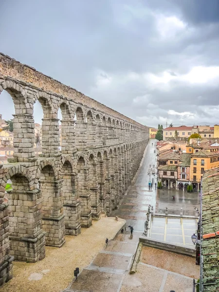 Segovia, Castilla y Leon, İspanya ünlü antik su kemeri — Stok fotoğraf