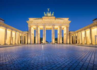 Gece Brandenburg Kapısı, Berlin, Almanya