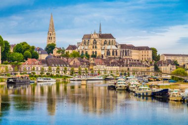 Auxerre şehir tarihi nehir Yonne, Burgonya, Fransa ile