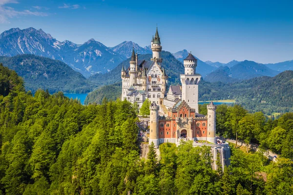 Neuschwanstein Castillo de cuento de hadas cerca de Fussen, Baviera, Alemania — Foto de Stock