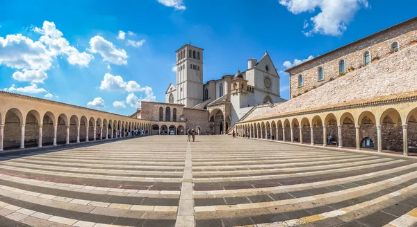 Basiliek van St. Francis van Assisi, Assisi, Umbrië, Italië — Stockfoto