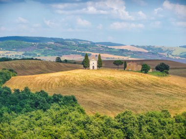 Tuscany yatay, ünlü Capella della Madonna di Vitaleta Val d'Orcia, İtalya