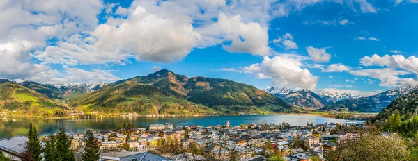 Mountain landscape with Zeller Lake in Zell am See, Austria — Stock Photo, Image