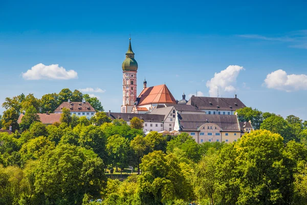 Abadia de Andechs no verão, distrito de Starnberg, Alta Baviera, Alemanha — Fotografia de Stock