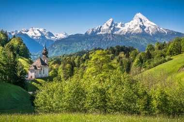Pastoral dağ manzarası Bavyera Alpleri'nde Berchtesgadener Land, Almanya