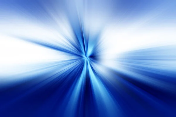 在深蓝色 浅蓝色和白色调中 径向变焦模糊了表面 明亮而明亮的蓝色背景 有径向 辐射性 会聚的线条 — 图库照片