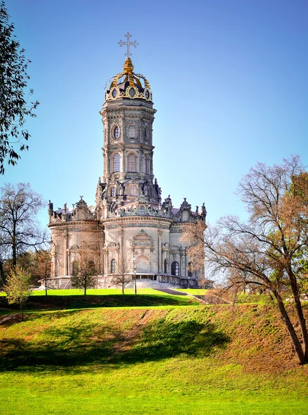 De kerk van de Heilige Maagd in Dubrovitsy Rechtenvrije Stockfoto's