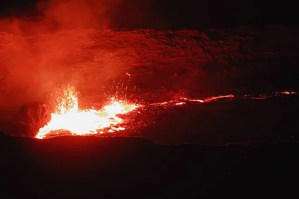 Lago di lava in fiamme nel vulcano Erta Ale-Danakil-Etiopia. 0214 — Foto Stock