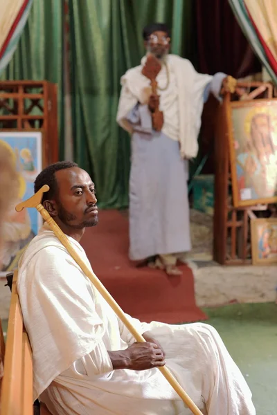 Devotos etíopes em Wukro Chirkos igreja-Tigray região. 0418 — Fotografia de Stock