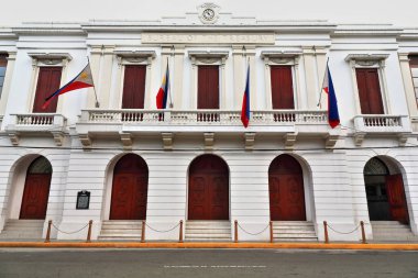 Hazine Bürosu, İkinci Dünya Savaşı 'nda yok edilen Ayuntamiento-Şehir Konseyi' nin yeniden inşasıdır. Daan Cabildo St. Plaza de Roma Meydanı 'na bakıyor. Intramuros-Manila-Filipinler.