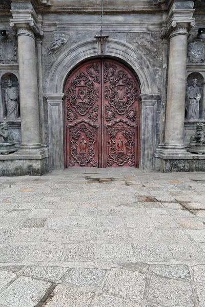 Каменный Фасад Adobe Замысловато Резной Деревянный Набор Величественных Дверей Главный — стоковое фото