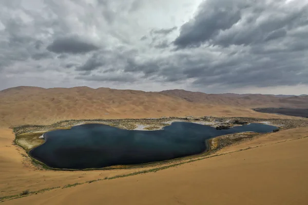 Sumu Jaran Left Sumu Barun Jaran Lakes Badain Jaran Desert — Stock Photo, Image