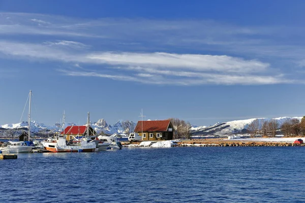 Yatlar Balıkçı Teknesi Maurnes Bathavna Marinasının Nordre Lilandsgrunnen Sortlandsundet Sahilinde — Stok fotoğraf