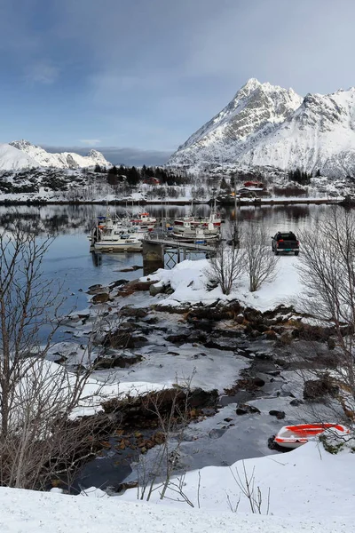 Rybářský Přístav Sildpolltjonna Bay Side Sildpollnes Penins Mts Sautinden Medmorratinden — Stock fotografie