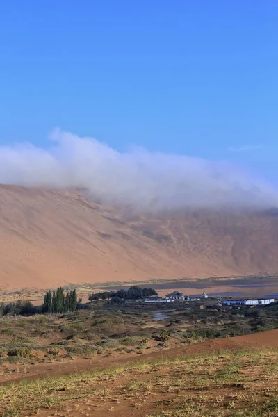 Lago Sumu Jaran Templo Del Desierto Badain Jaran Pie Las — Foto de Stock