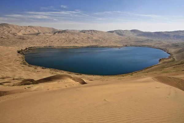 Pleine Vue Grand Lac Nuoertu Dans Désert Badain Jaran Avec — Photo