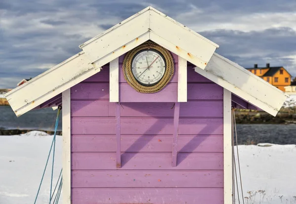 Cabine Bâbord Clin Bois Peint Mauve Blanc Avec Horloge Marée — Photo