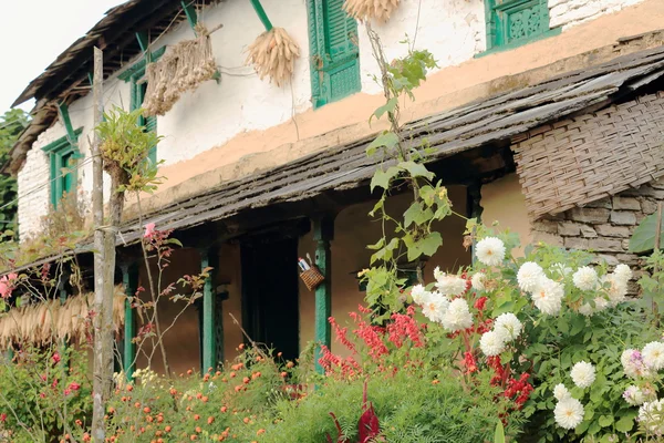 传统的古隆中宅基地。ghandruk-尼泊尔。0619 — 图库照片