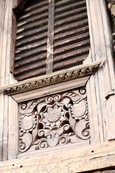 Carved wooden window. Ghandruk-Nepal. 0626 — Stock Photo, Image