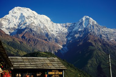 Gurung Cottage Hotel ve Annapurna Güney. Ghandruk-Nepal. 0642