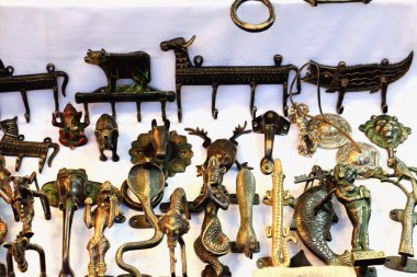 Satılık Nepalce el sanatları. Pokhara-Nepal. 0678