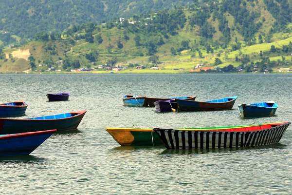 Botes de madera. Lago Phewa-Pokhara-Nepal. 0730 — Foto de Stock