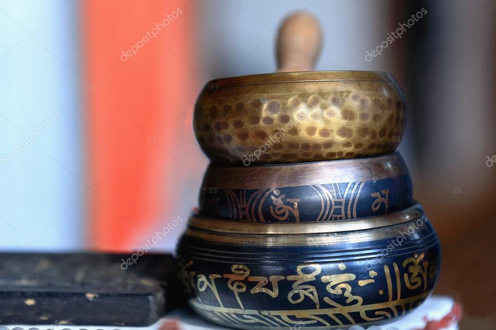 Nepalese singing bowls. PokharaNepal. 0760 — Stock Photo © rweisswald