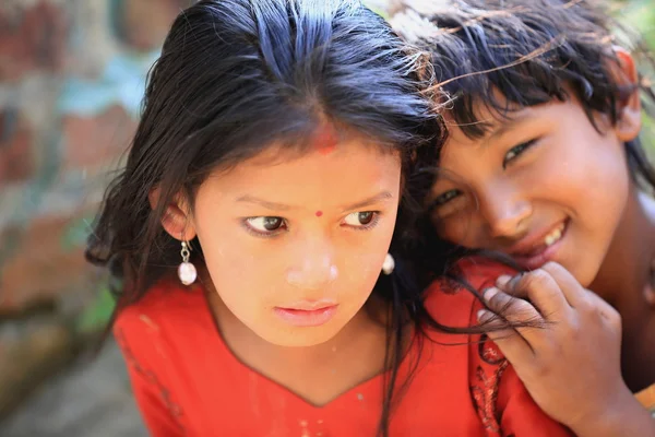 Nepalesiska ung flicka och pojke. Panauti-Nepal. 1064 — Stockfoto