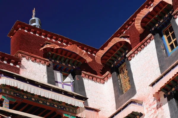 Ventanas en el monasterio Drepung. Lhasa-Tibet. 1213 —  Fotos de Stock