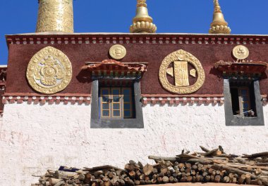 Odun Drepung manastırın içinde. Lhasa Tibet Çin. 1223