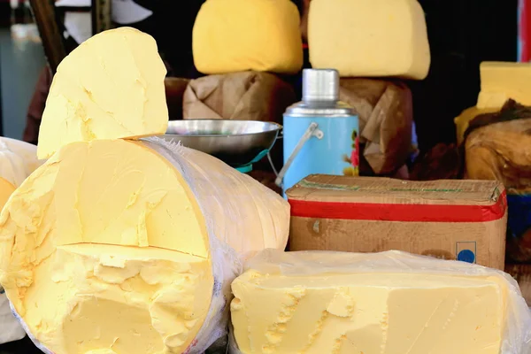 Yak tereyağı-street market-Barkhor'da alan. Lhasa Tibet. 1307