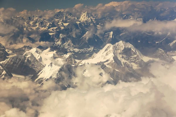 Vista aerea di diverse cime himalayane. Nepal-Tibet. 1125 — Foto Stock