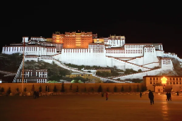 The Potala palace and square at night. Lhasa-Tibet-China. 1185 — Stock Photo, Image