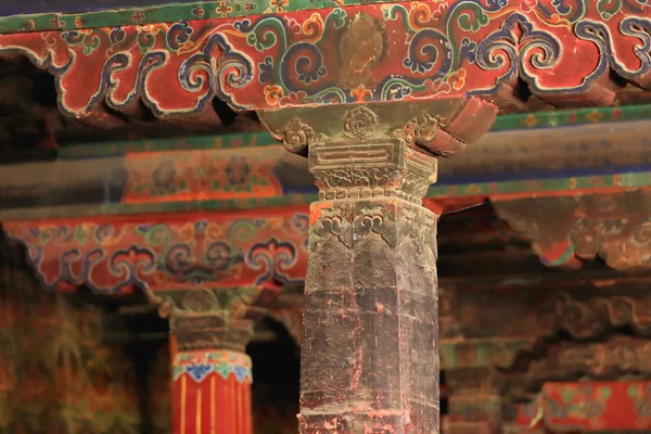 Pilastri in legno. Tempio di Jokhang-Lhasa-Tibet. 1410 — Foto Stock